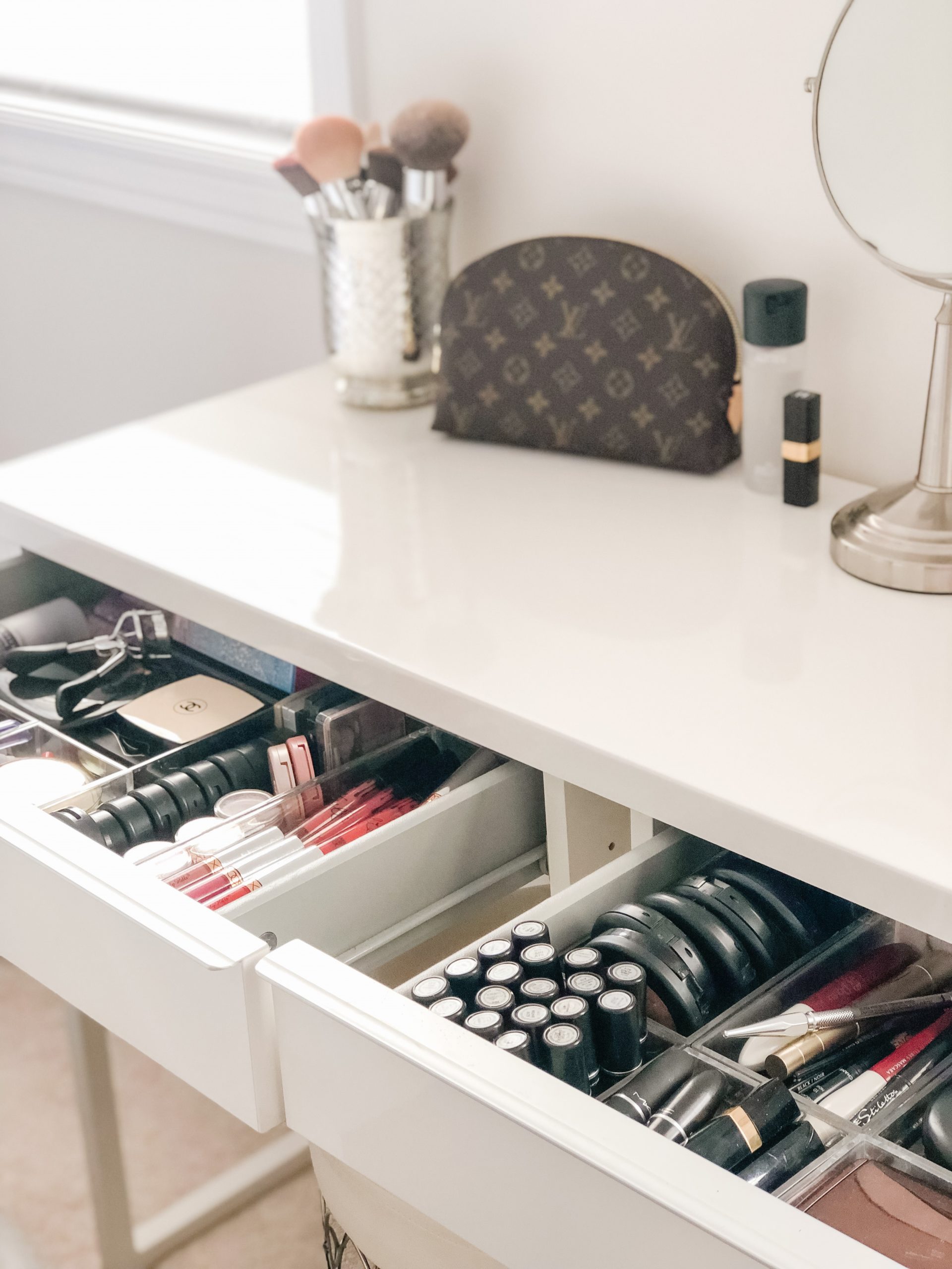 Favourite: Vanity & Makeup Organization Essentials - Curls & Cabernet